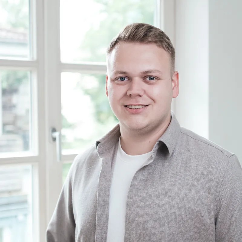 Porträt von Leon Printz, Konzeptentwickler iSFP bei Energie-Spezialisten